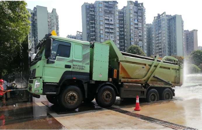 An 8x4 electric dump truck for engineering and transportation scenarios, operating under harsh driving conditions. An 8x4 electric dump truck for engineering and transportation scenarios, operating under harsh driving conditions.